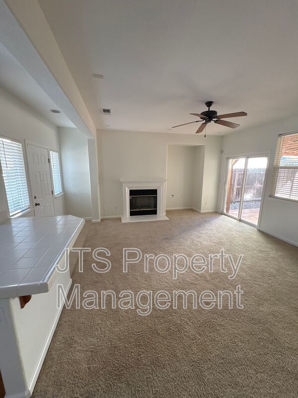 Charming Roseville Home in Gated Community For Rent! property image