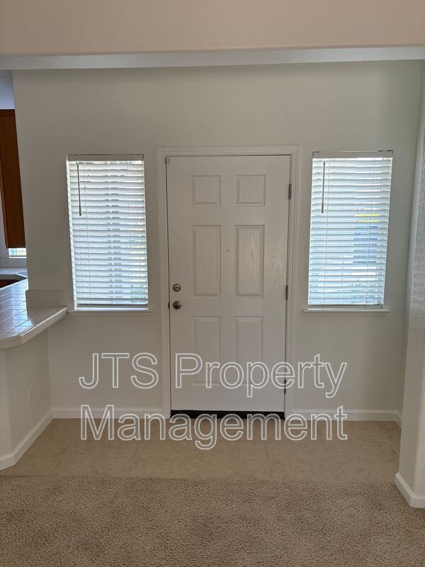 Charming Roseville Home in Gated Community For Rent! property image