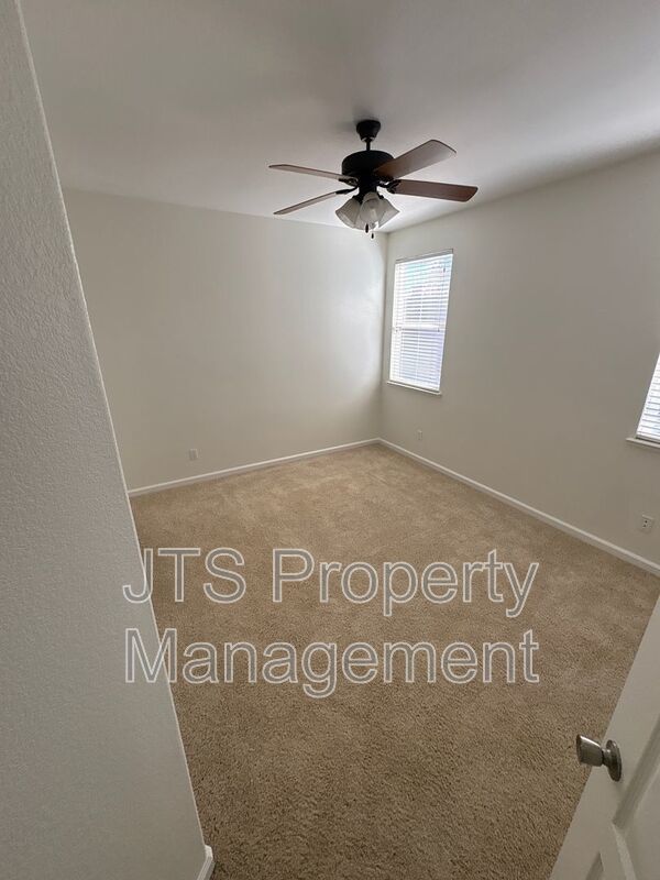 Charming Roseville Home in Gated Community For Rent! property image