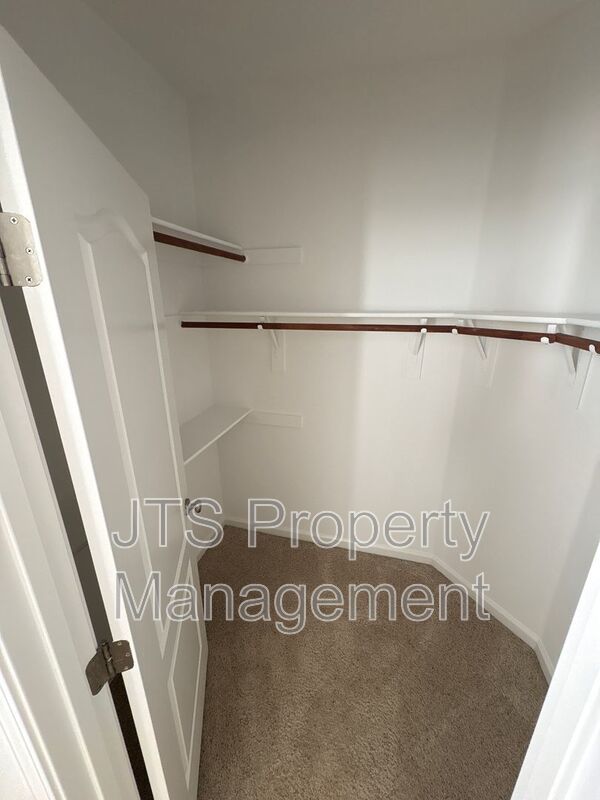 Charming Roseville Home in Gated Community For Rent! property image