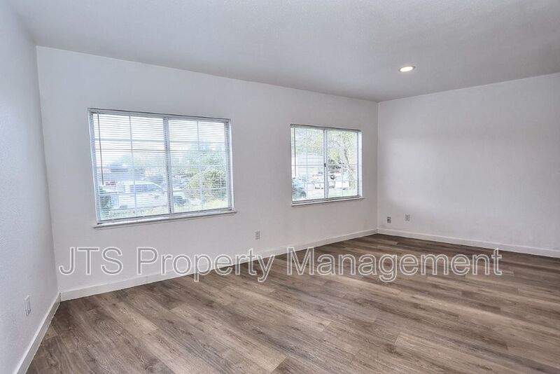Updated Downstairs Unit in Rancho! property image