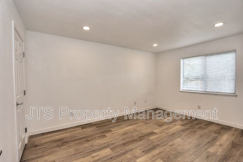 Updated Downstairs Unit in Rancho! property image