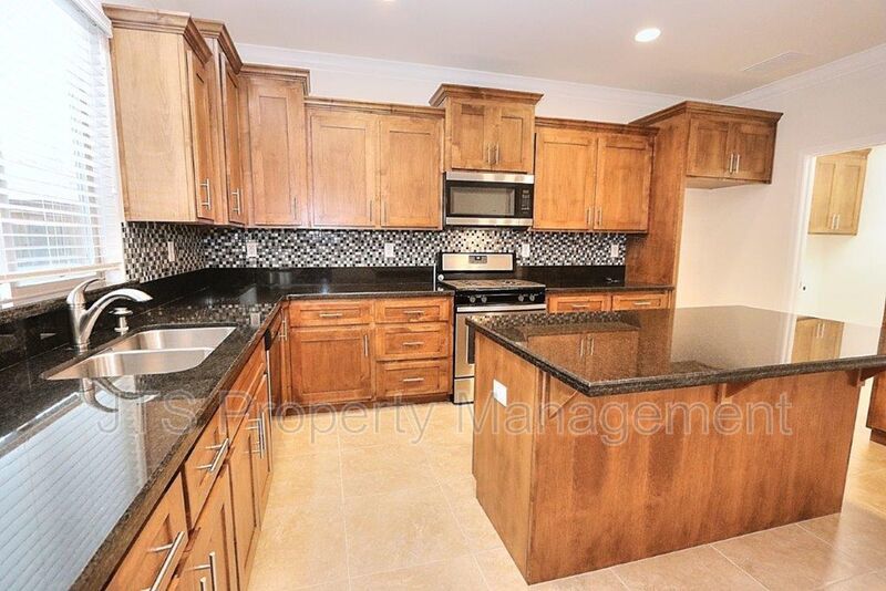 Incredible Gated Community Roseville Home! property image