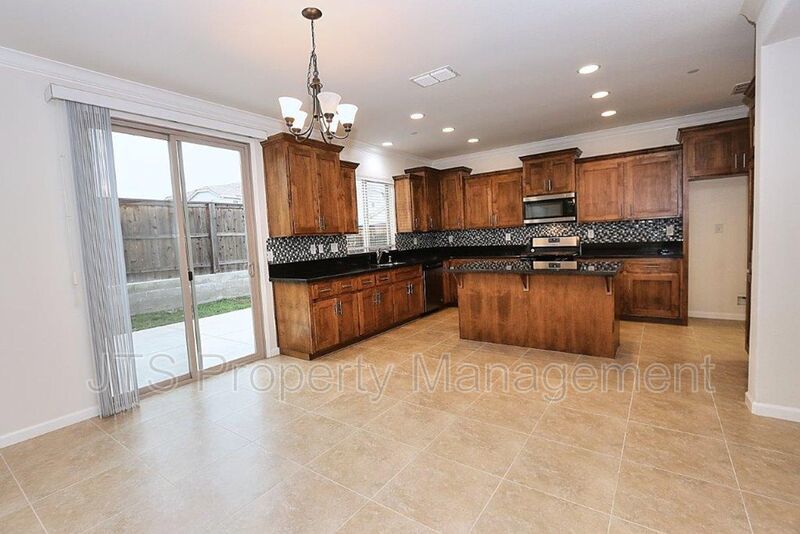 Incredible Gated Community Roseville Home! property image