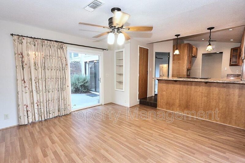 River Parkway Access for this 1 level 4 Bedroom Carmichael Duplex! property image