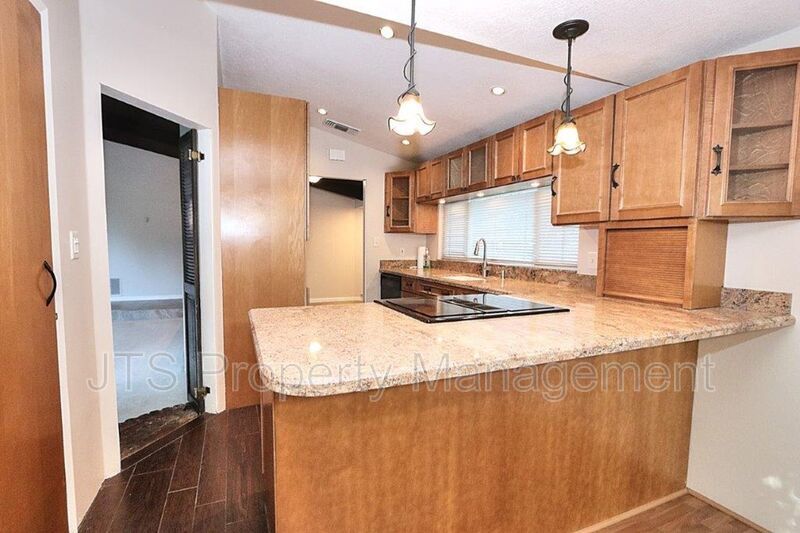 River Parkway Access for this 1 level 4 Bedroom Carmichael Duplex! property image