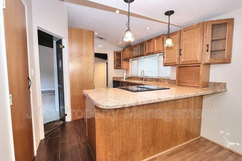 River Parkway Access for this 1 level 4 Bedroom Carmichael Duplex! property image