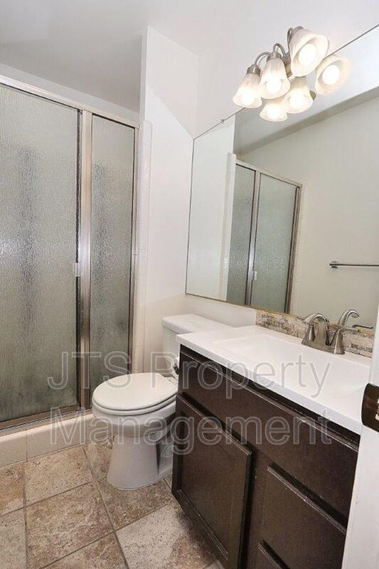 River Parkway Access for this 1 level 4 Bedroom Carmichael Duplex! property image