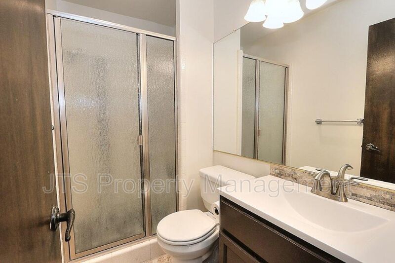 River Parkway Access for this 1 level 4 Bedroom Carmichael Duplex! property image