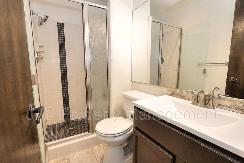 River Parkway Access for this 1 level 4 Bedroom Carmichael Duplex! property image