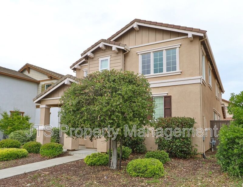 Beautiful home with TWO PRIMARY SUITES! property image