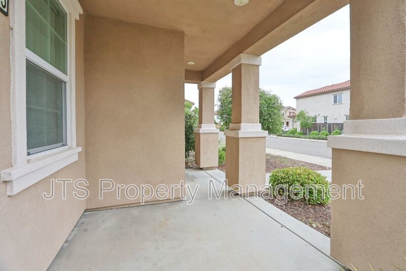 Beautiful home with TWO PRIMARY SUITES! property image
