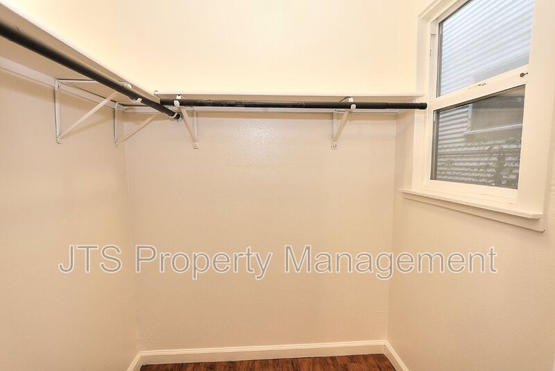 Midtown Flat for Rent! property image