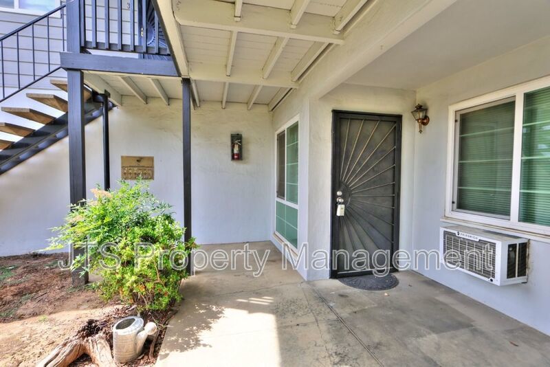 Rare 2 Bedroom Lower Level Apartment Across from UC Davis Med Center! property image