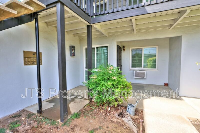 Rare 2 Bedroom Lower Level Apartment Across from UC Davis Med Center! property image