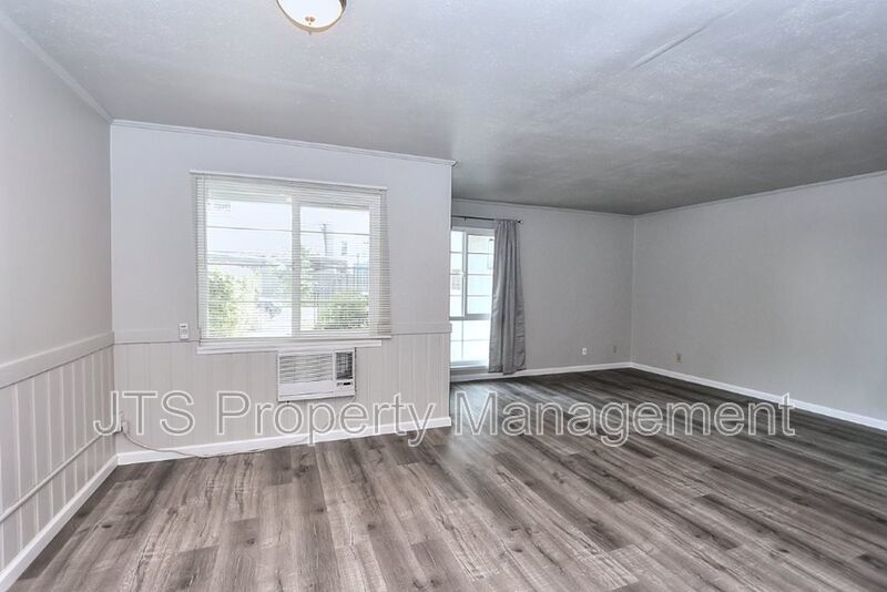 Rare 2 Bedroom Lower Level Apartment Across from UC Davis Med Center! property image