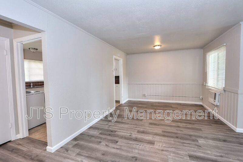 Rare 2 Bedroom Lower Level Apartment Across from UC Davis Med Center! property image
