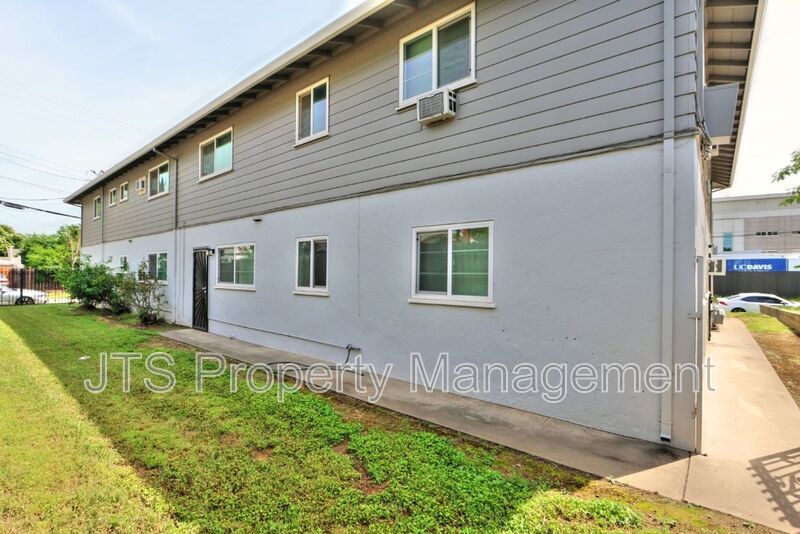Rare 2 Bedroom Lower Level Apartment Across from UC Davis Med Center! property image