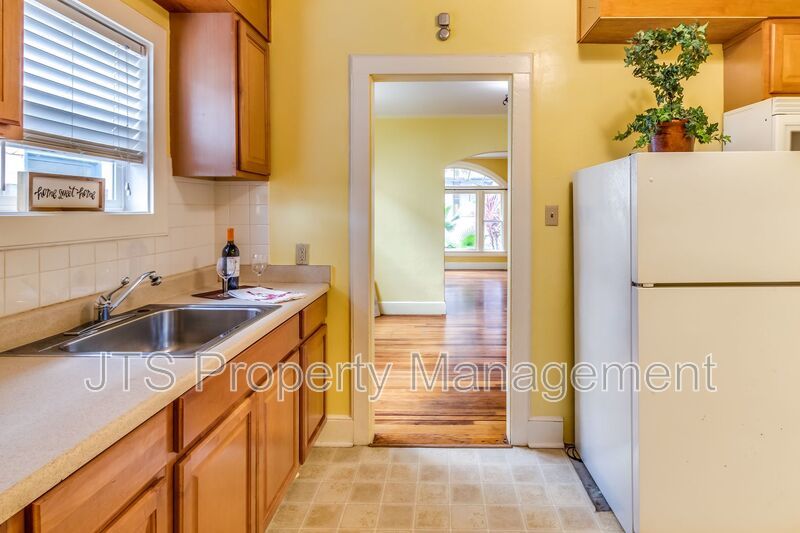 Charming Land Park Unit for rent! property image
