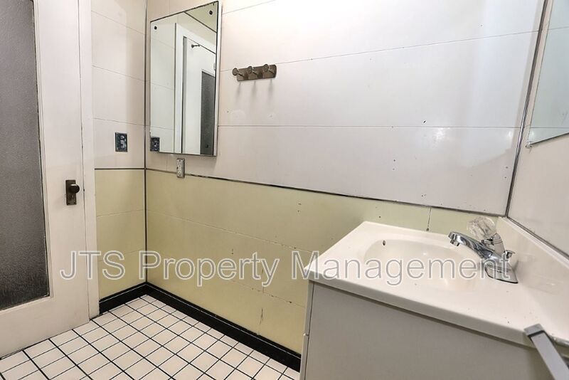 Charming Midtown Bungalow Available Now! property image
