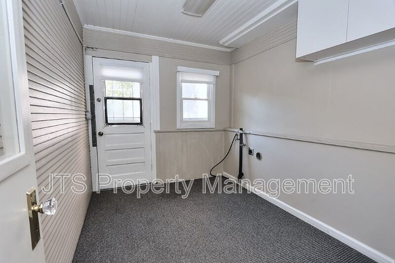 Charming Midtown Bungalow Available Now! property image