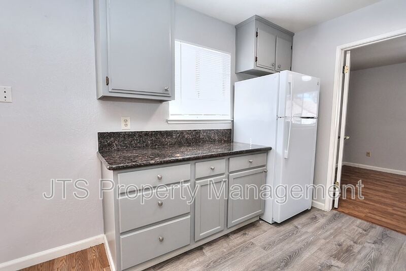 Cute upper level apartment for rent! property image