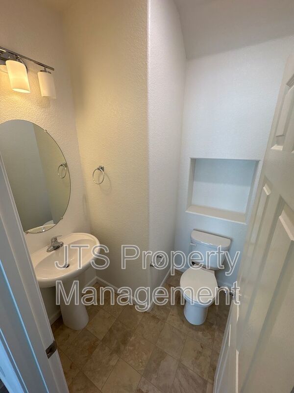 Beautiful Gated Community Sacramento Home for rent! property image