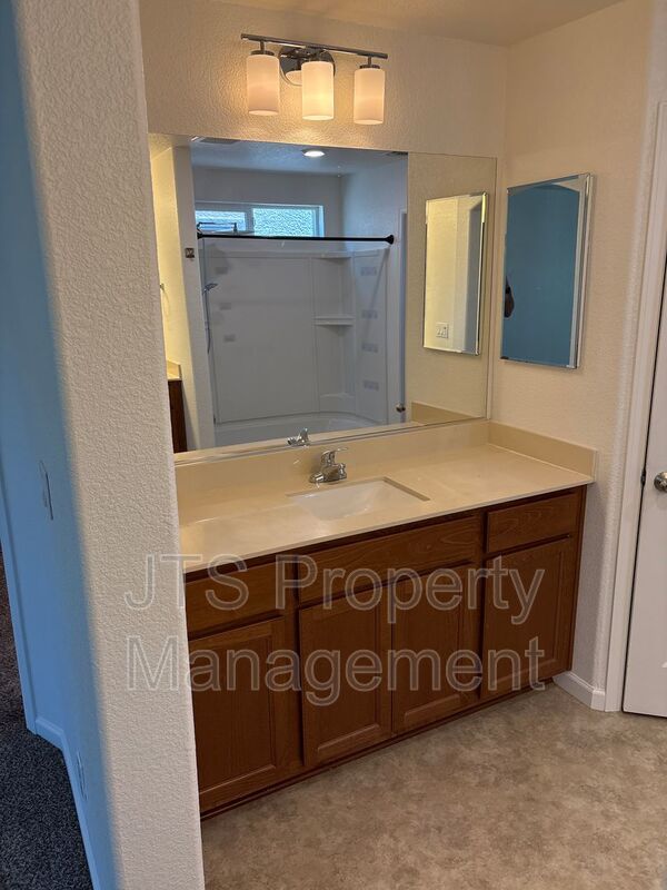 Beautiful Gated Community Sacramento Home for rent! property image