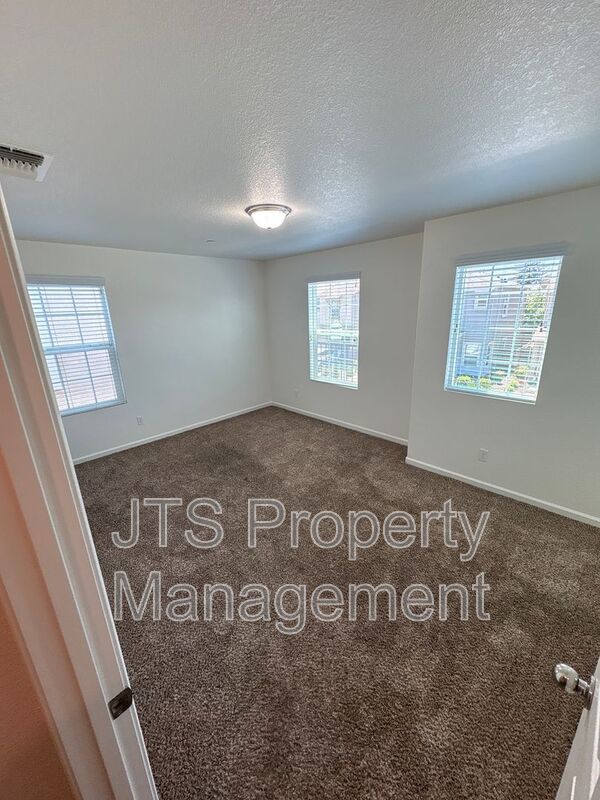 Beautiful Gated Community Sacramento Home for rent! property image