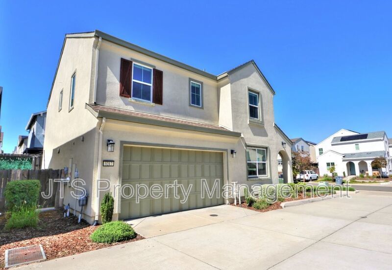 Incredible Gated Solar Folsom Home with clubhouse access! property image