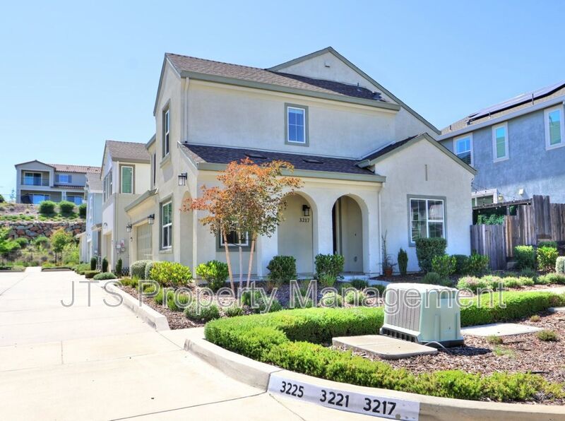 Incredible Gated Solar Folsom Home with clubhouse access! property image