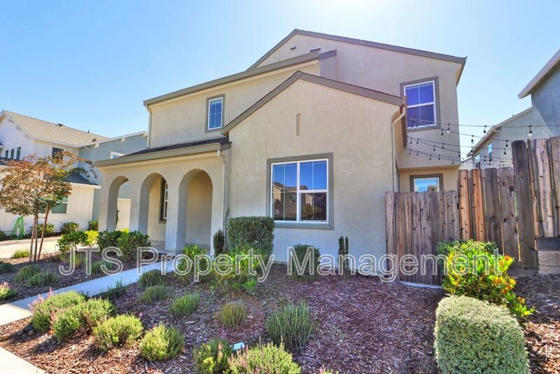 Incredible Gated Solar Folsom Home with clubhouse access! property image