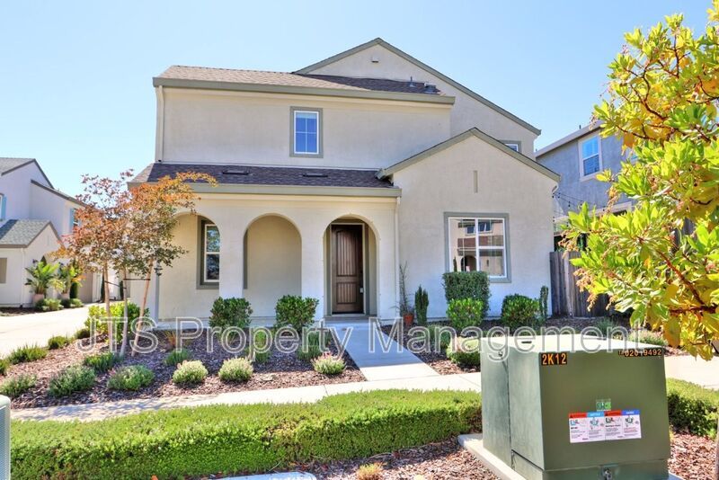 Incredible Gated Solar Folsom Home with clubhouse access! property image