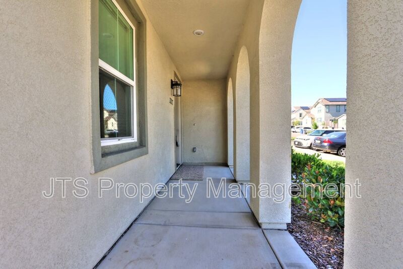 Incredible Gated Solar Folsom Home with clubhouse access! property image
