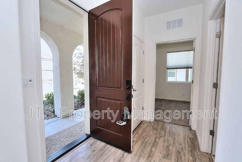 Incredible Gated Solar Folsom Home with clubhouse access! property image