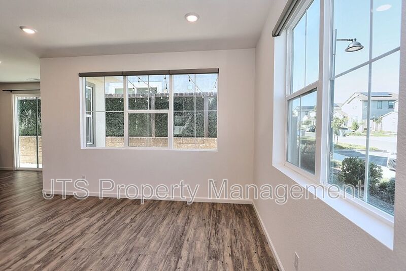 Incredible Gated Solar Folsom Home with clubhouse access! property image