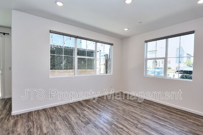 Incredible Gated Solar Folsom Home with clubhouse access! property image