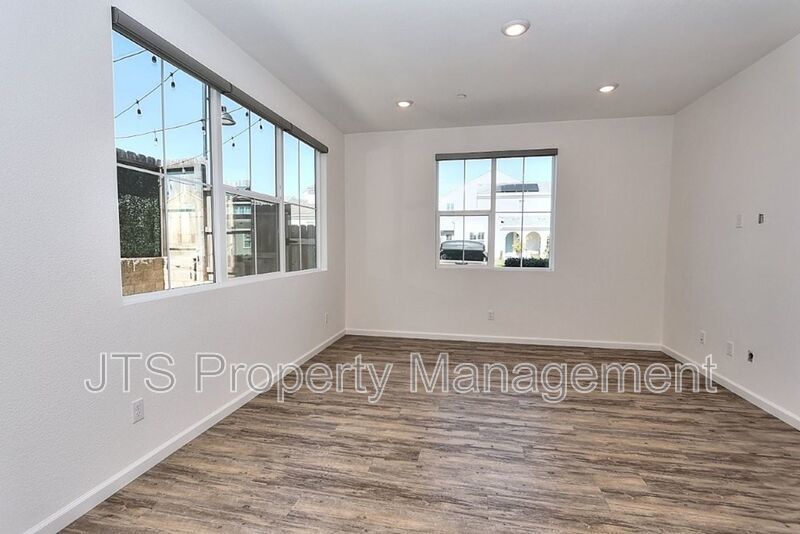 Incredible Gated Solar Folsom Home with clubhouse access! property image