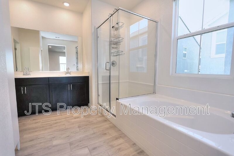 Incredible Gated Solar Folsom Home with clubhouse access! property image
