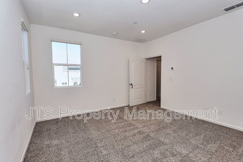 Incredible Gated Solar Folsom Home with clubhouse access! property image
