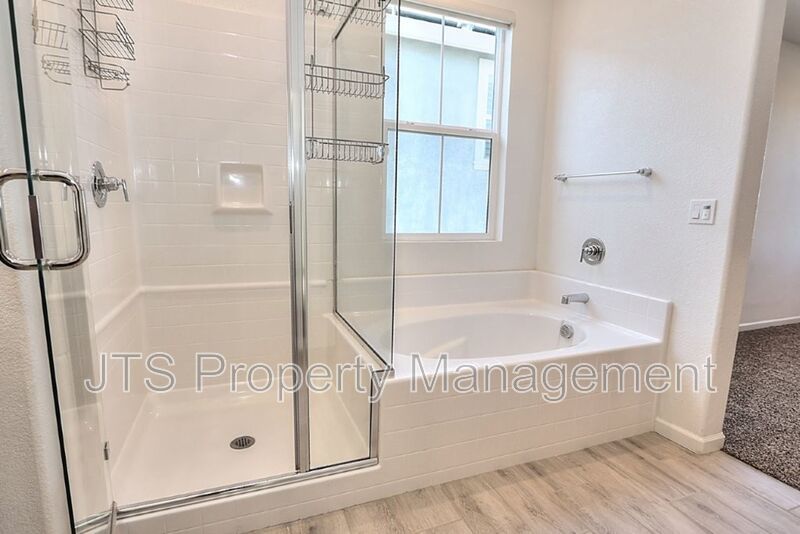 Incredible Gated Solar Folsom Home with clubhouse access! property image