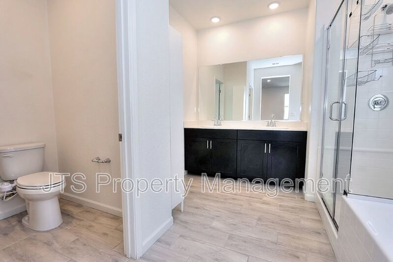Incredible Gated Solar Folsom Home with clubhouse access! property image