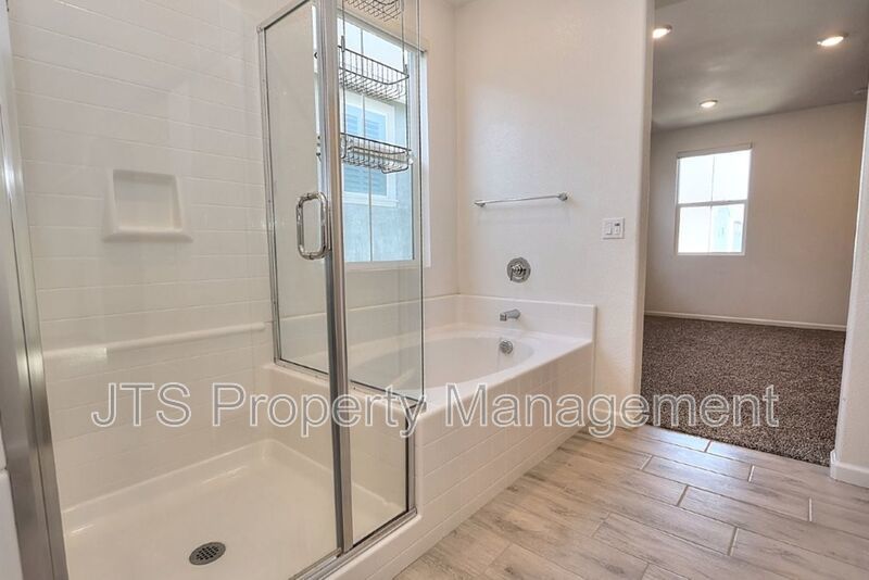 Incredible Gated Solar Folsom Home with clubhouse access! property image