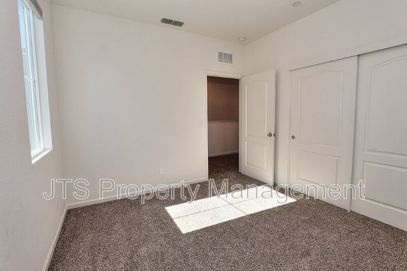 Incredible Gated Solar Folsom Home with clubhouse access! property image