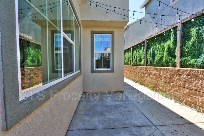 Incredible Gated Solar Folsom Home with clubhouse access! property image