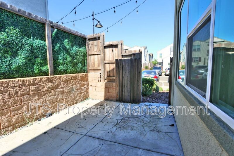 Incredible Gated Solar Folsom Home with clubhouse access! property image