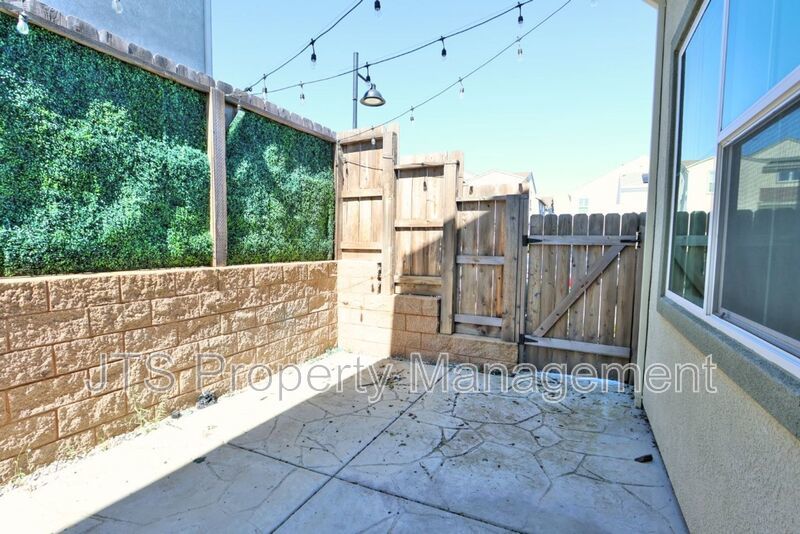 Incredible Gated Solar Folsom Home with clubhouse access! property image