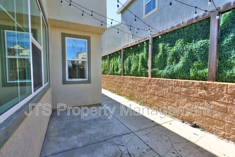 Incredible Gated Solar Folsom Home with clubhouse access! property image