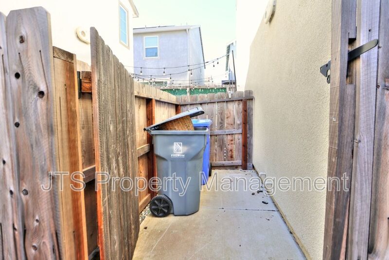 Incredible Gated Solar Folsom Home with clubhouse access! property image