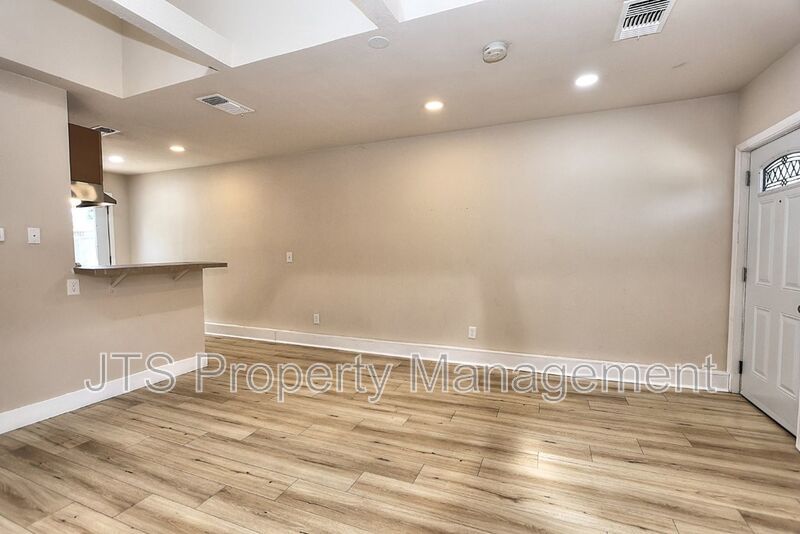 Cozy Carmichael Unit Available Soon! property image